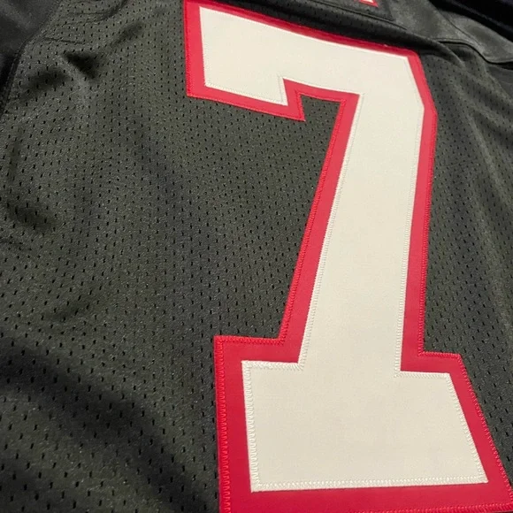 Mitchell & Ness Black Atlanta Falcons Michael Vick Jersey - Picture 7 of 9